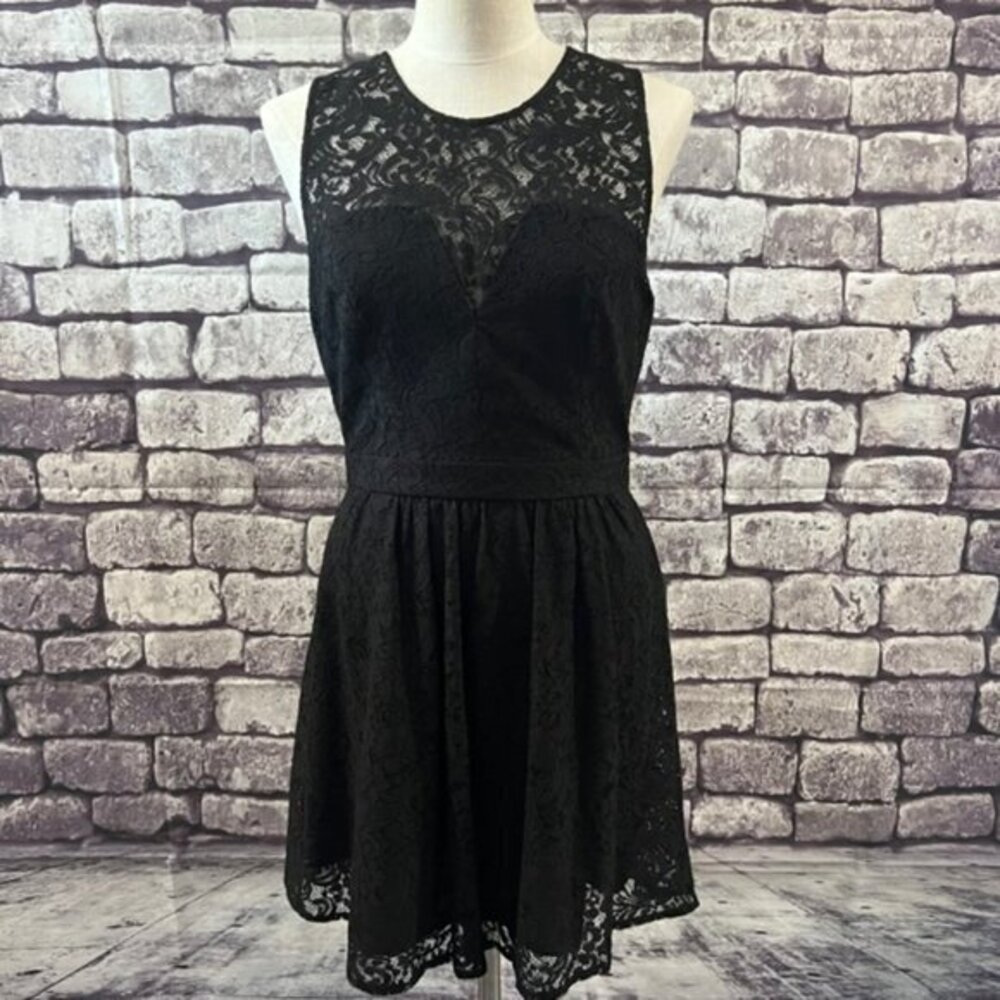 BCBGeneration NWT Black Lace Sleeveless Dress Size 10